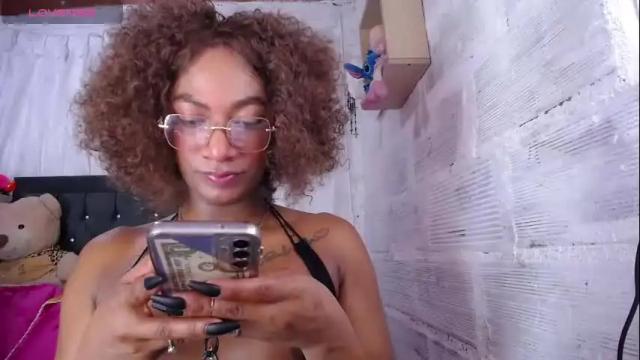 Image 12 of samny_doll369 Stream on Chaturbate on 16 days ago