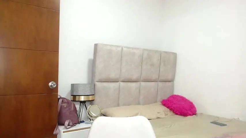 samy_milk22 Chaturbate