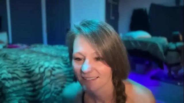Image 3 of sancammilfy Stream on Chaturbate on 19 months ago