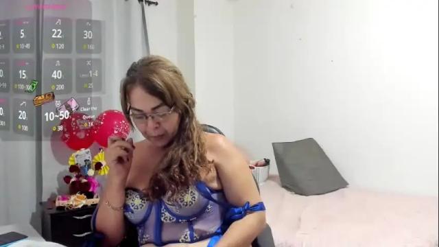 Image 3 of sanddi_milff Stream on Chaturbate on 11 days ago