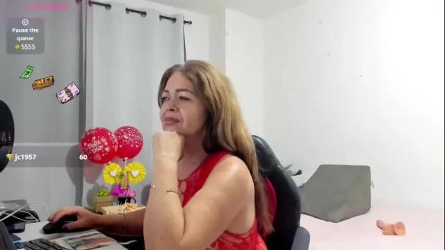 Image 4 of sanddi_milff Stream on Chaturbate on 7 days ago