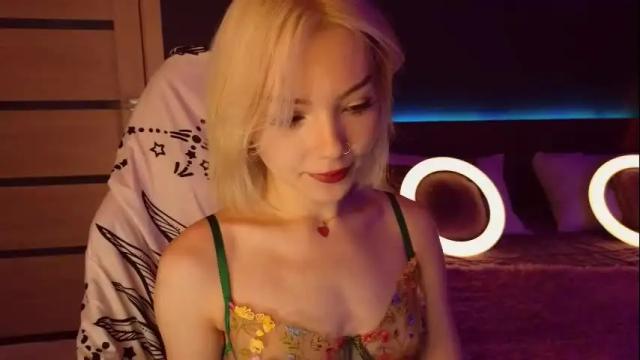 Image 2 of sandraboyl Stream on Chaturbate on 1 month ago
