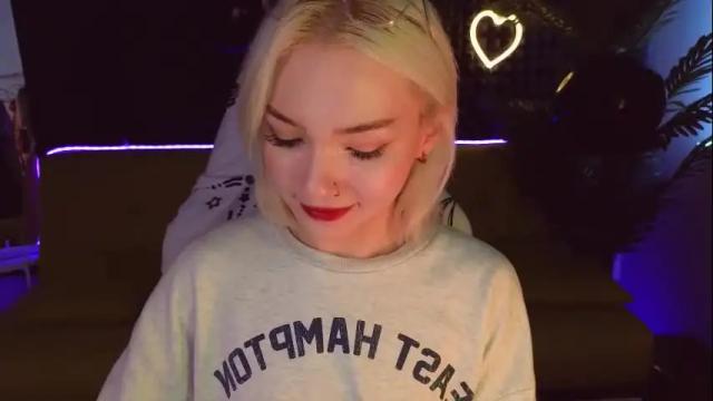 Image 12 of sandraboyl Stream on Chaturbate on 1 month ago