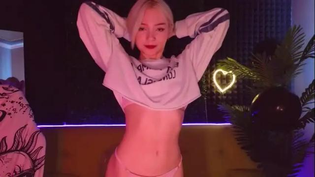 Image 2 of sandraboyl Stream on Chaturbate on 1 month ago