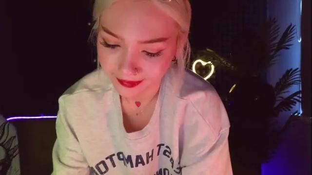 Image 8 of sandraboyl Stream on Chaturbate on 1 month ago