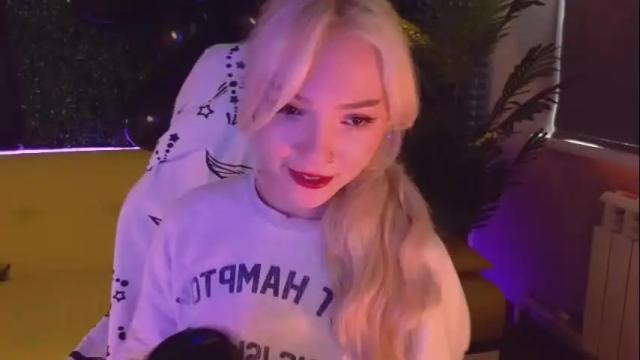Image 11 of sandraboyl Stream on Chaturbate on 1 month ago