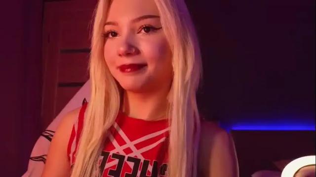 Image 3 of sandraboyl Stream on Chaturbate on 1 month ago