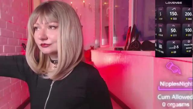Image 2 of sandralawrence Stream on Chaturbate on 1 month ago