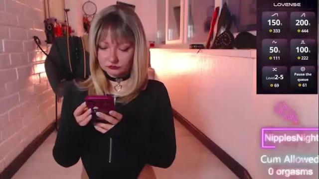 Image 8 of sandralawrence Stream on Chaturbate on 1 month ago
