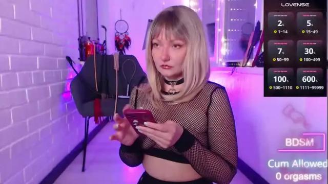 Image 11 of sandralawrence Stream on Chaturbate on 1 month ago