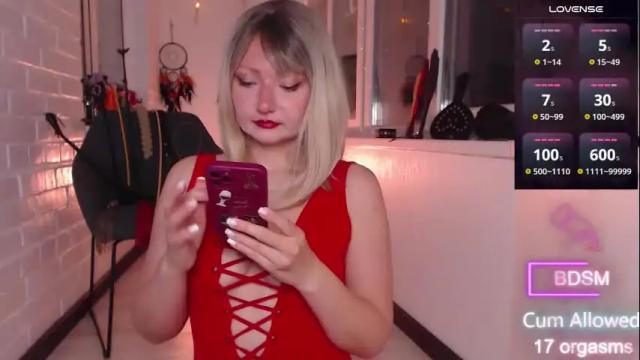 Image 4 of sandralawrence Stream on Chaturbate on 13 days ago