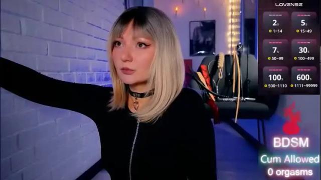 Image 8 of sandralawrence Stream on Chaturbate on 1 month ago