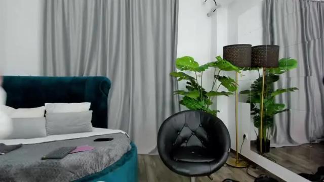 Image 2 of sandralopezxxx Stream on Chaturbate on 21 hours ago