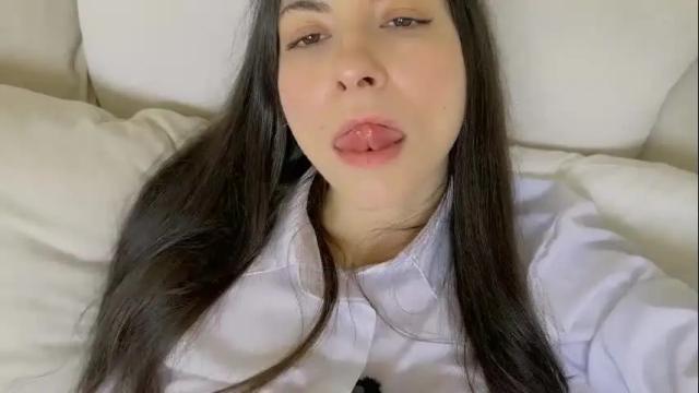 Image 10 of sandraschonherz Stream on Chaturbate on 6 days ago