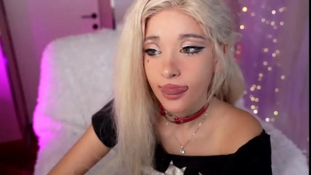 Image 11 of sandy_candycrush Stream on Chaturbate on 14 months ago