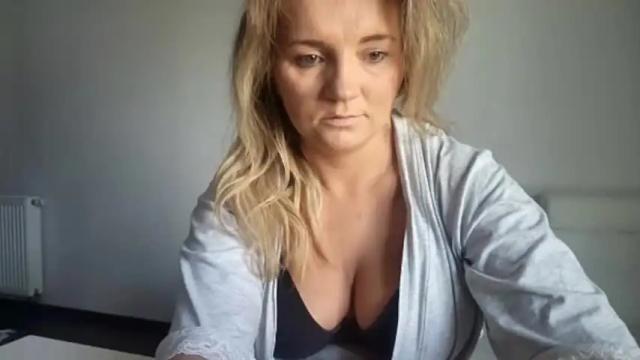 Image 2 of sandy_erotic Stream on Chaturbate on 13 months ago