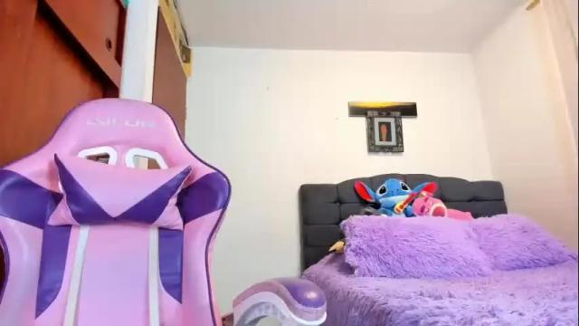 Image 6 of saphiraowen Stream on Chaturbate on 23 days ago