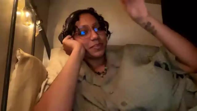 Image 3 of sapphire_honest Stream on Chaturbate on 22 months ago