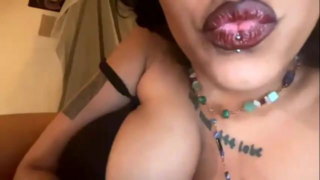 Image 3 of sapphire_honest Stream on Chaturbate on 21 months ago