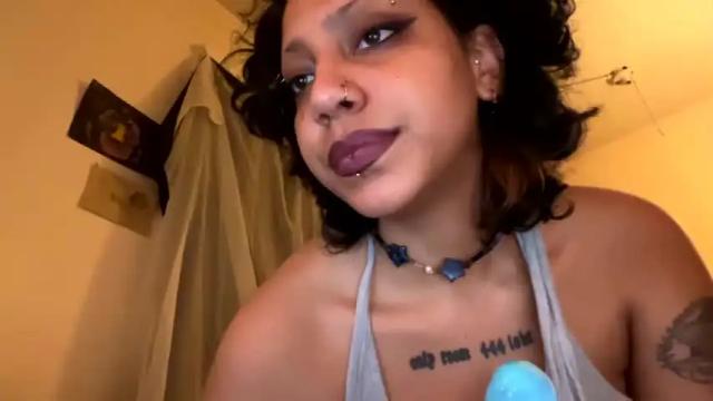 Image 4 of sapphire_honest Stream on Chaturbate on 20 months ago