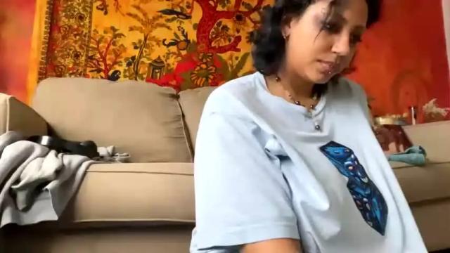 Image 4 of sapphire_honest Stream on Chaturbate on 18 months ago