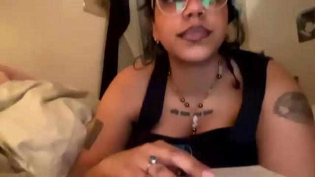 Image 10 of sapphire_honest Stream on Chaturbate on 17 months ago