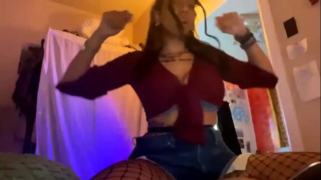 Image 7 of sapphire_honest Stream on Chaturbate on 27 days ago