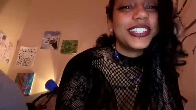 Image 2 of sapphire_honest Stream on Chaturbate on 24 days ago
