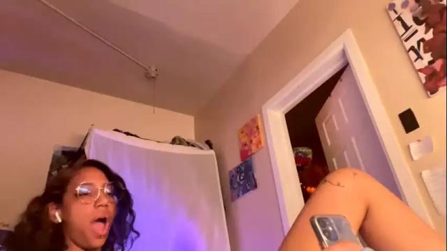 Image 10 of sapphire_honest Stream on Chaturbate on 16 days ago
