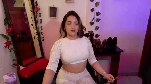 Image 12 of sapphire_lilac Stream on Chaturbate on 1 month ago