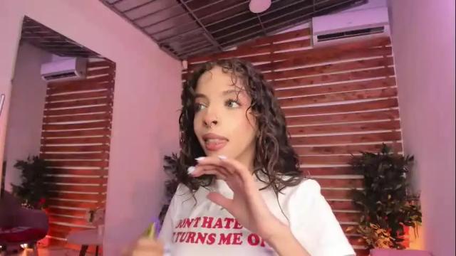 Image 12 of sapphire_venus Stream on Chaturbate on 1 month ago