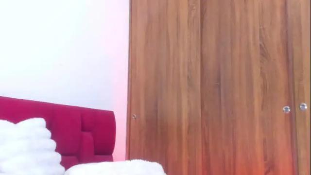 Image 3 of sara_699 Stream on Chaturbate on 1 month ago
