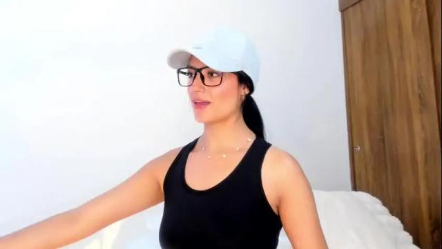 Image 4 of sara_699 Stream on Chaturbate on 17 days ago