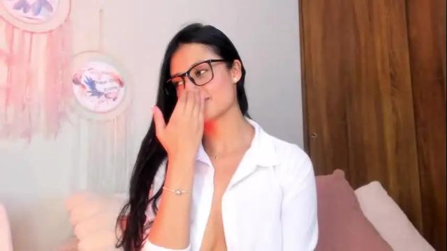 Image 8 of sara_699 Stream on Chaturbate on 1 month ago