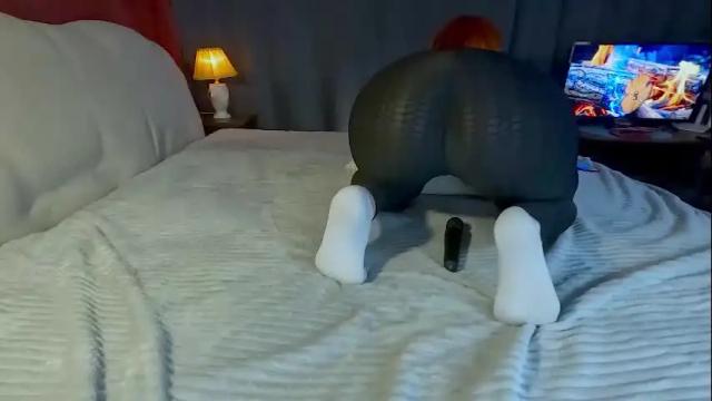 Image 2 of sara__foxy Stream on Chaturbate on 8 days ago