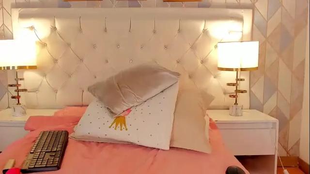 Image 12 of sara__williams Stream on Chaturbate on 1 month ago