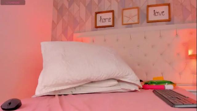 Image 8 of sara__williams Stream on Chaturbate on 1 month ago