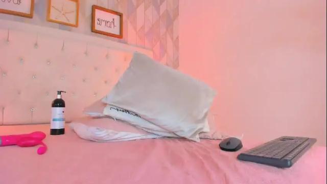 Image 2 of sara__williams Stream on Chaturbate on 25 days ago