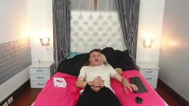 Image 3 of sara_and_connor Stream on Chaturbate on 20 months ago