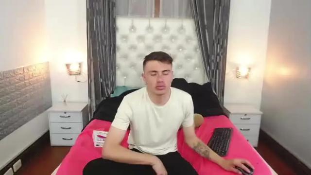 Image 6 of sara_and_connor Stream on Chaturbate on 20 months ago