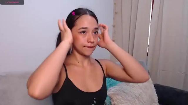 Image 4 of sara_bech Stream on Chaturbate on 16 months ago