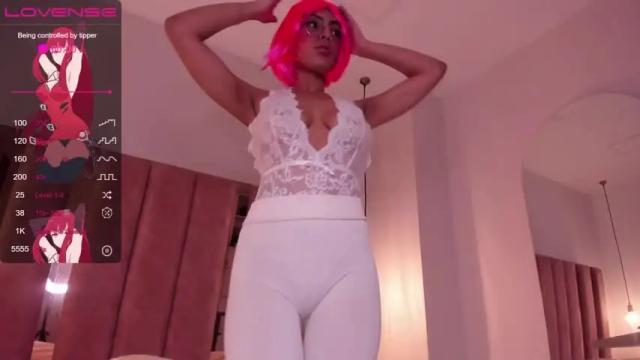 Image 6 of sara_cardona18 Stream on Chaturbate on 21 months ago