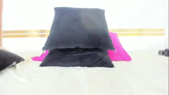 Image 4 of sara_collinnss Stream on Chaturbate on 1 month ago