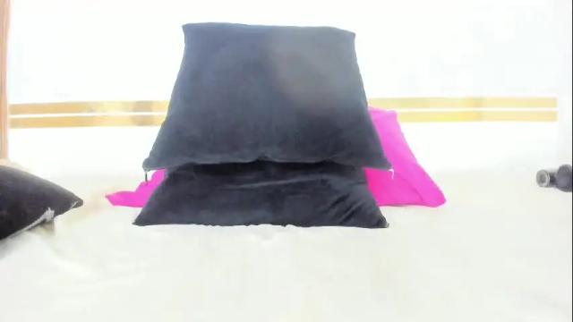 Image 7 of sara_collinnss Stream on Chaturbate on 1 month ago