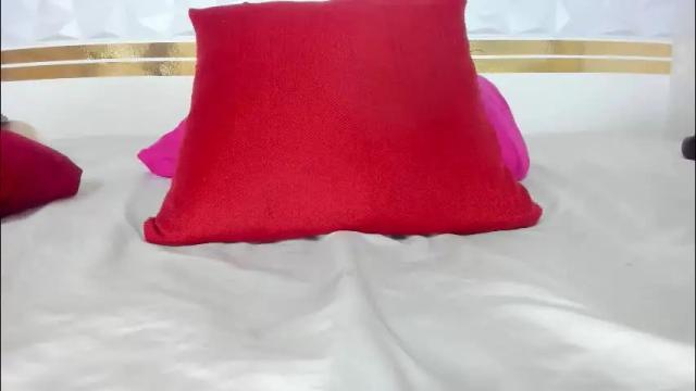 Image 2 of sara_collinnss Stream on Chaturbate on 1 month ago