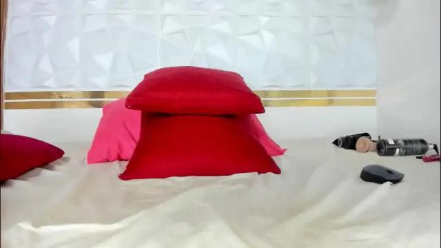 Image 10 of sara_collinnss Stream on Chaturbate on 5 days ago