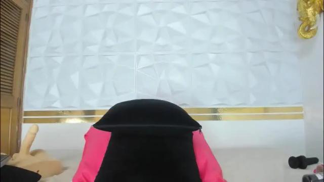 Image 8 of sara_collinnss Stream on Chaturbate on 15 days ago