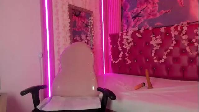 Image 2 of sara_davina Stream on Chaturbate on 9 days ago