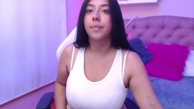 Image 12 of sara_garcia18 Stream on Chaturbate on 18 months ago