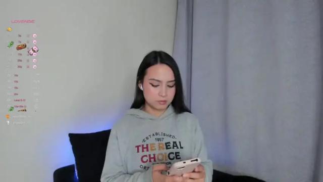 Image 4 of sara_kim_ Stream on Chaturbate on 13 months ago